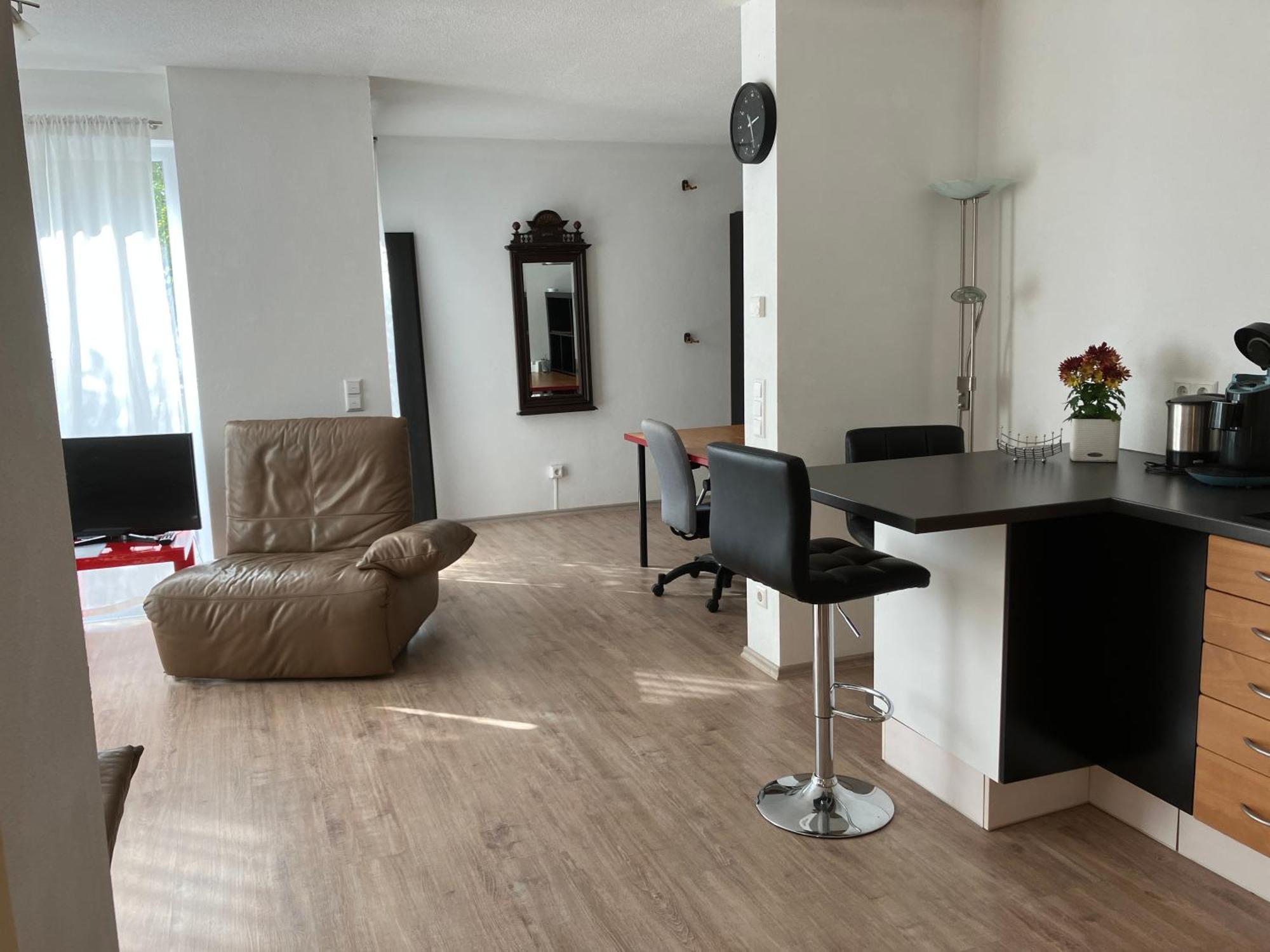Helle & Ruhige Wohnung In Neu-Ulm Exterior photo